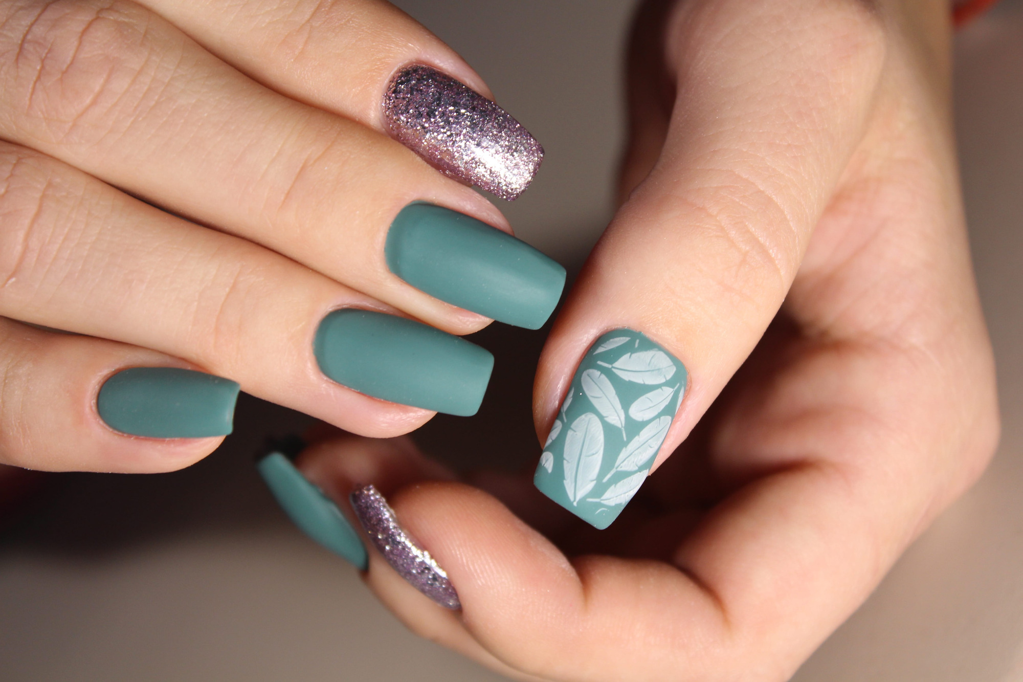 August manicure, O Nails Bar